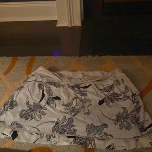 Athleta Navy and white skort.